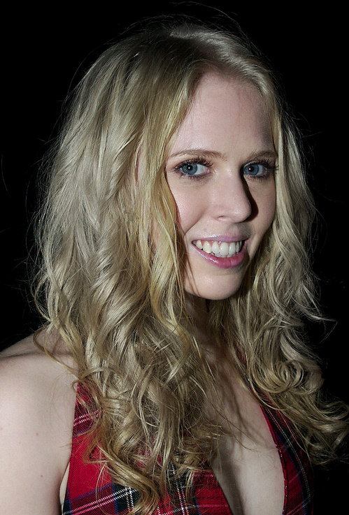 anita urrutia add Sarah Jane Ceylon photo