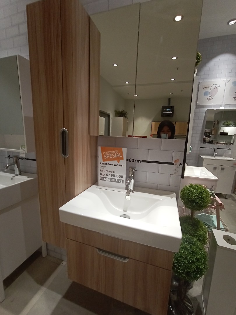 chelsea domino add Bathroom Dp photo