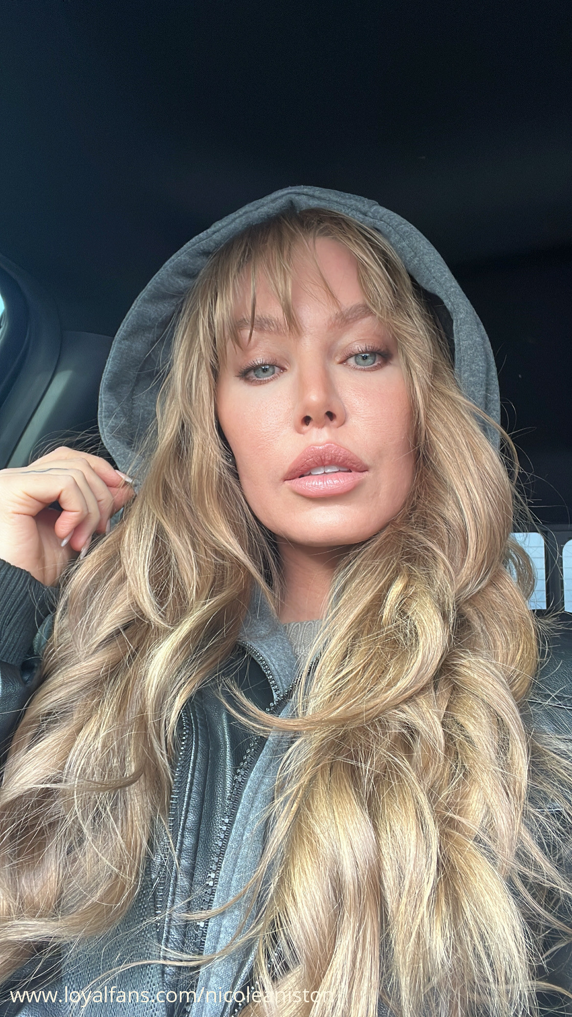 bradley mullin add Nicole Aniston Fan photo