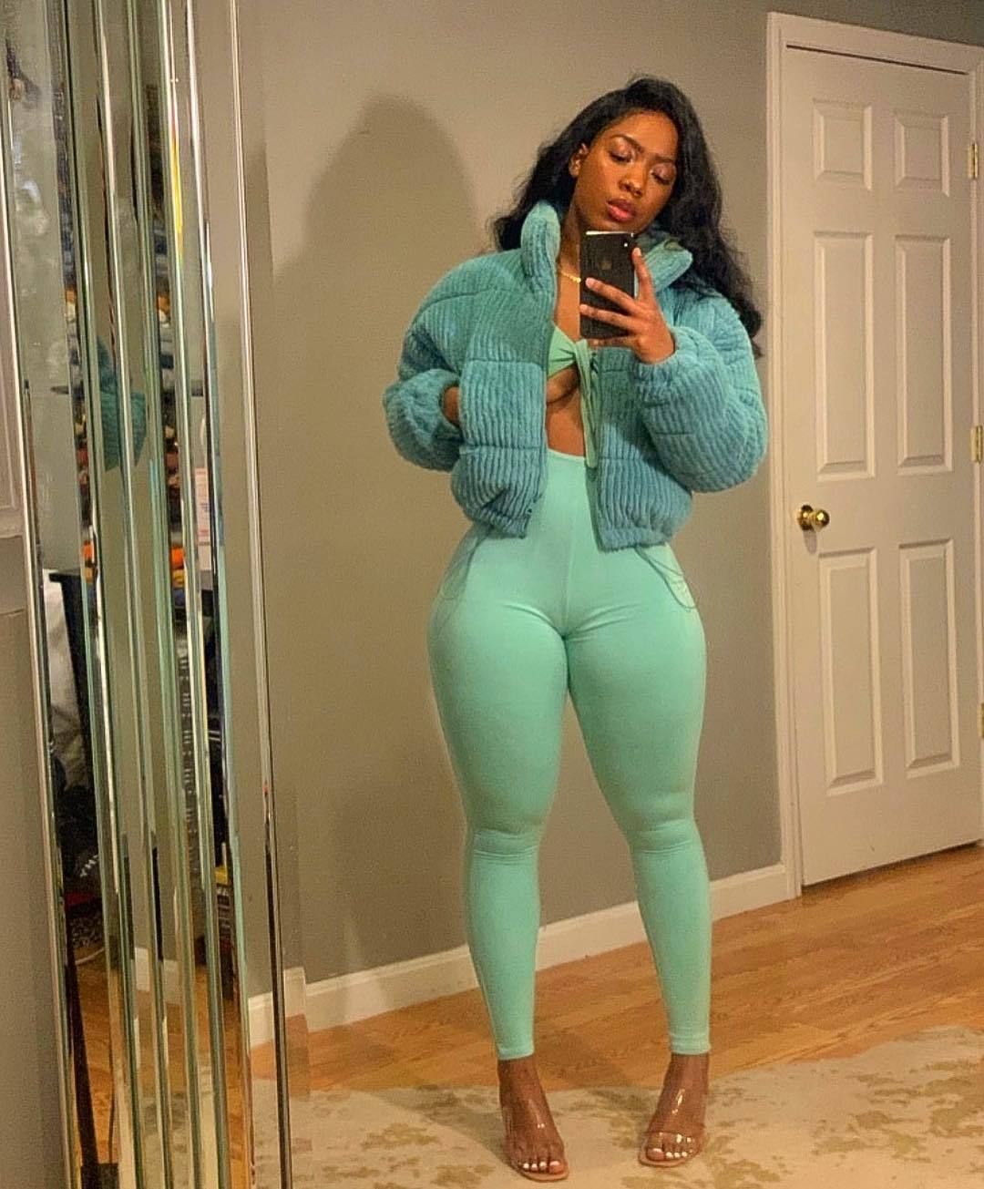carmelita cao add Phat Black Camel Toe photo