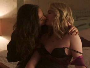 Elizabeth Lail Nude 8396