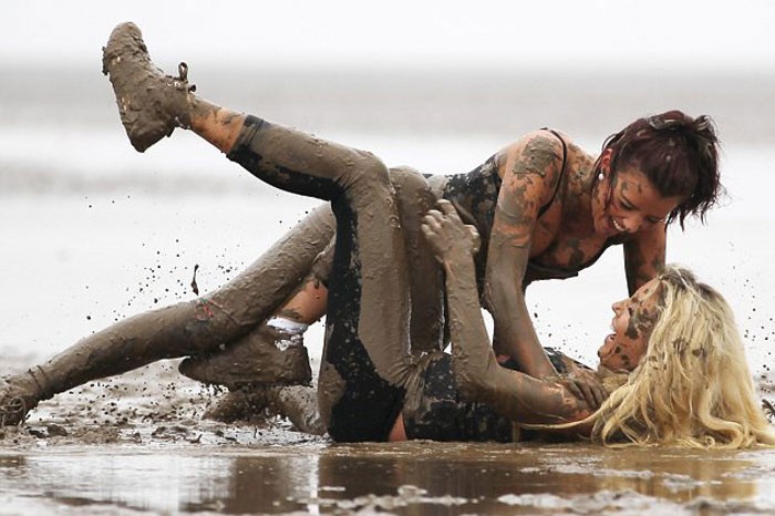 bob petty add Nude Mud Wrestling photo