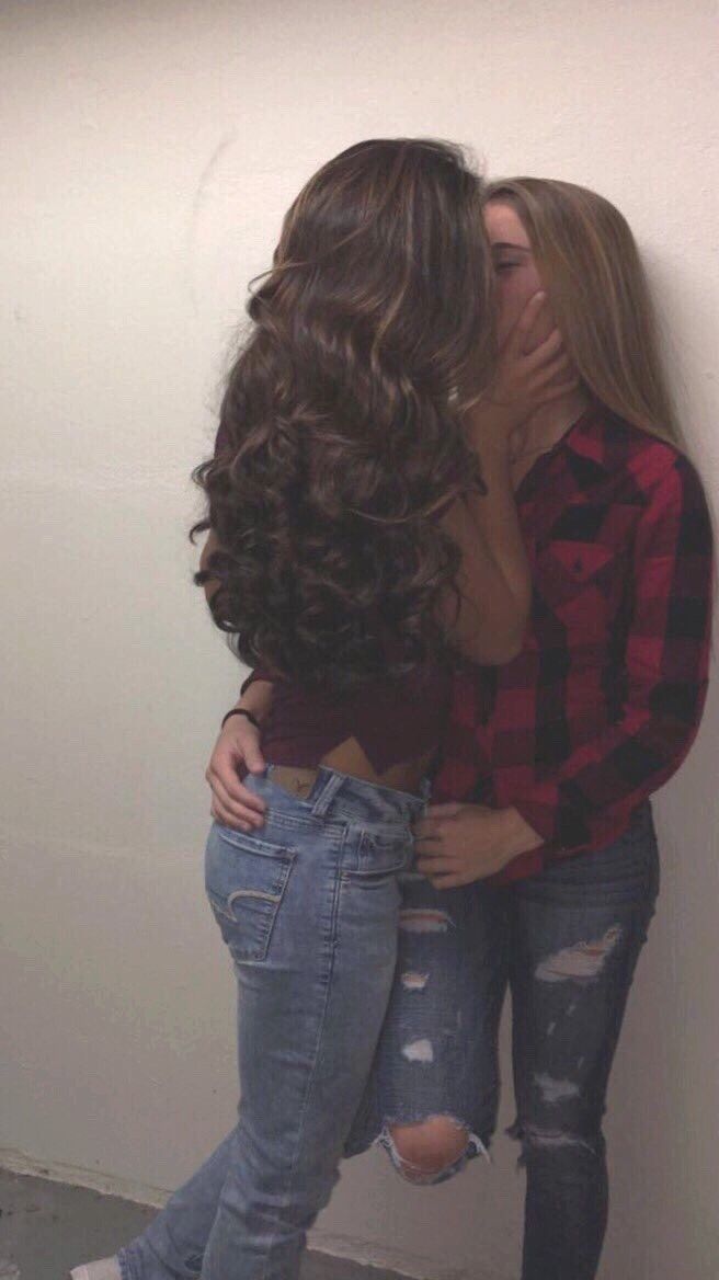 bruce rumpf add Teenage Lesbians Tribbing photo