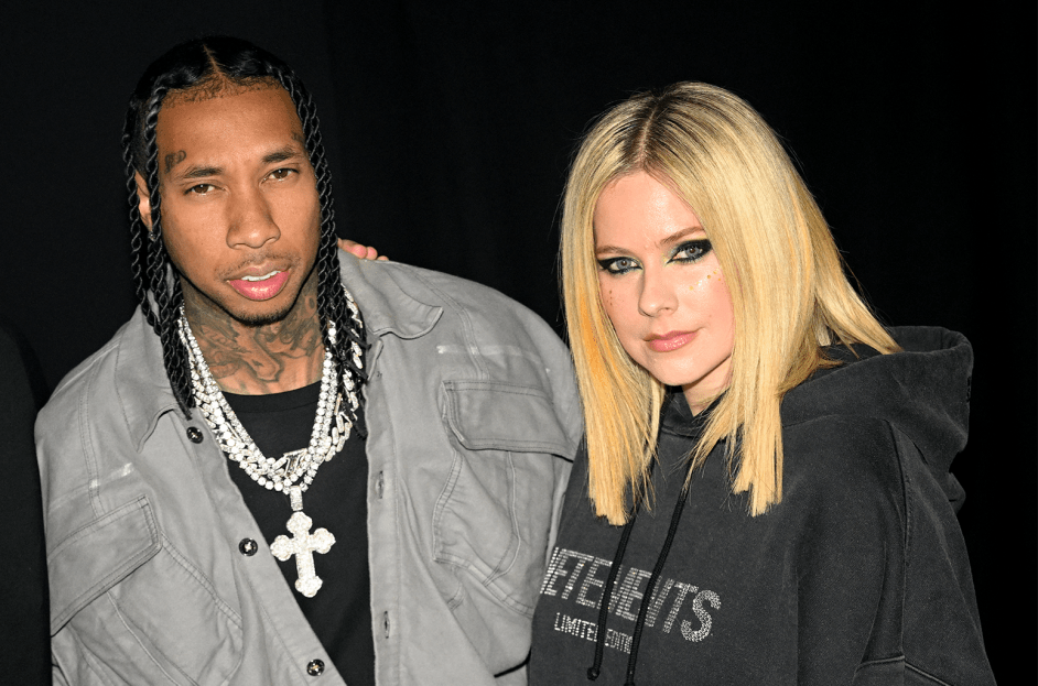 bruce abkes add Avril Lavigne Pron photo