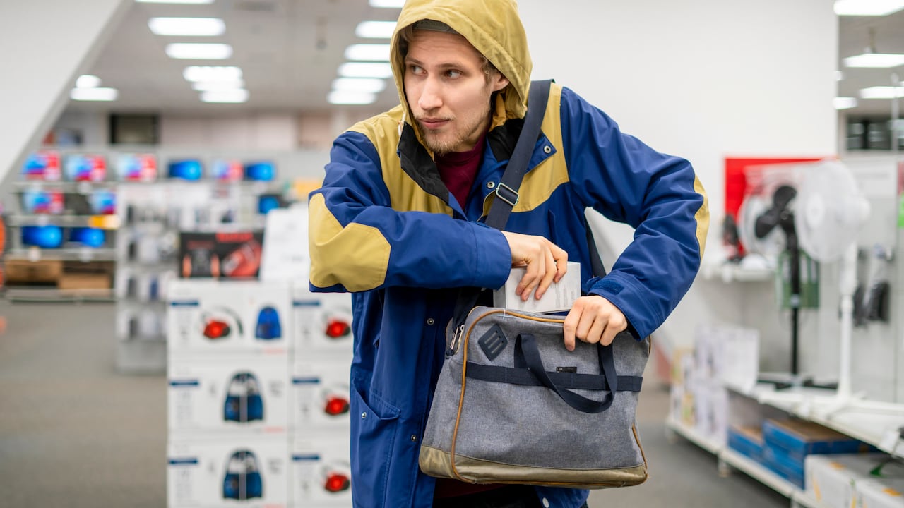 carlo pajarillo add Claire Roos Shoplifter photo