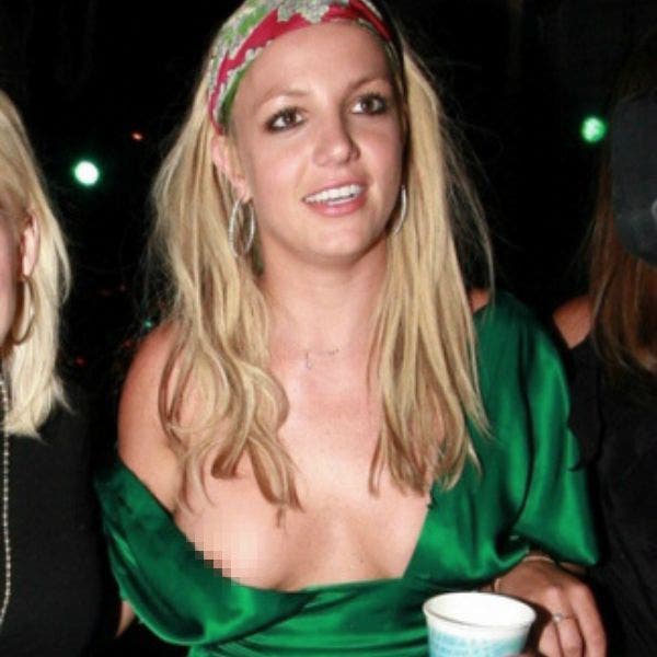 dan carmeli add Popular Nipple Slip photo