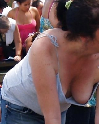 Accidental Downblouse 3471