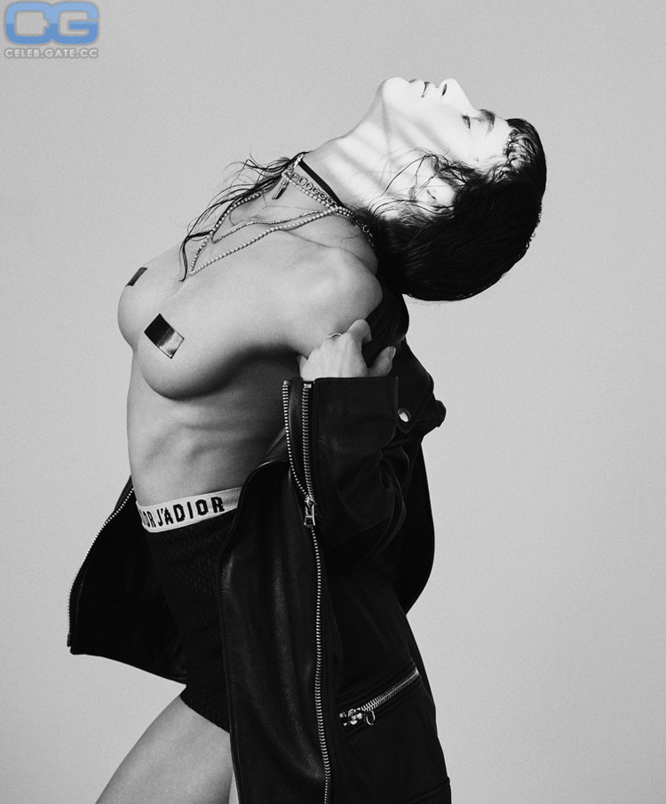 alan dark add Sofia Boutella Naked photo