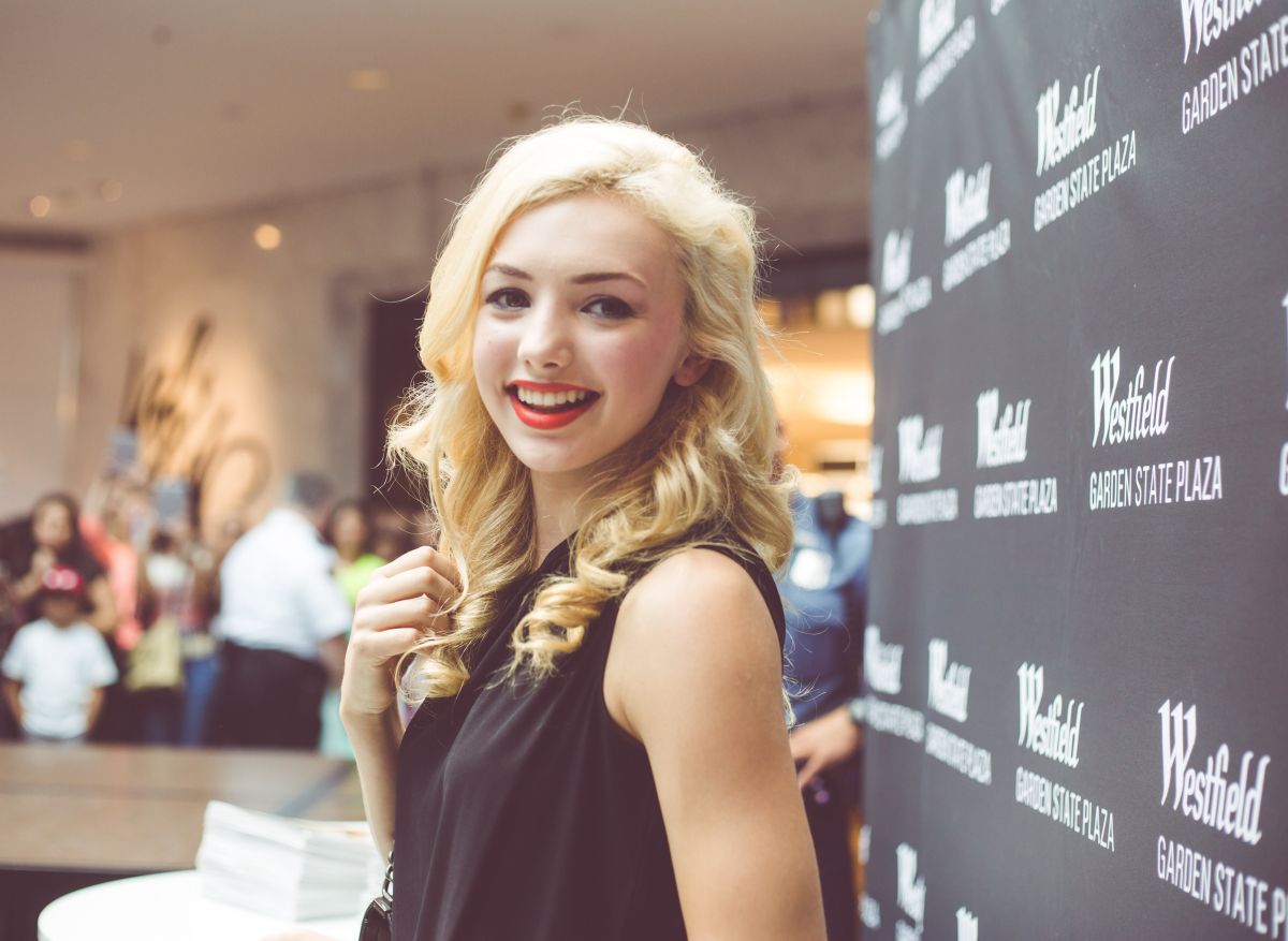 ashley fuhrman add Peyton List Nide photo