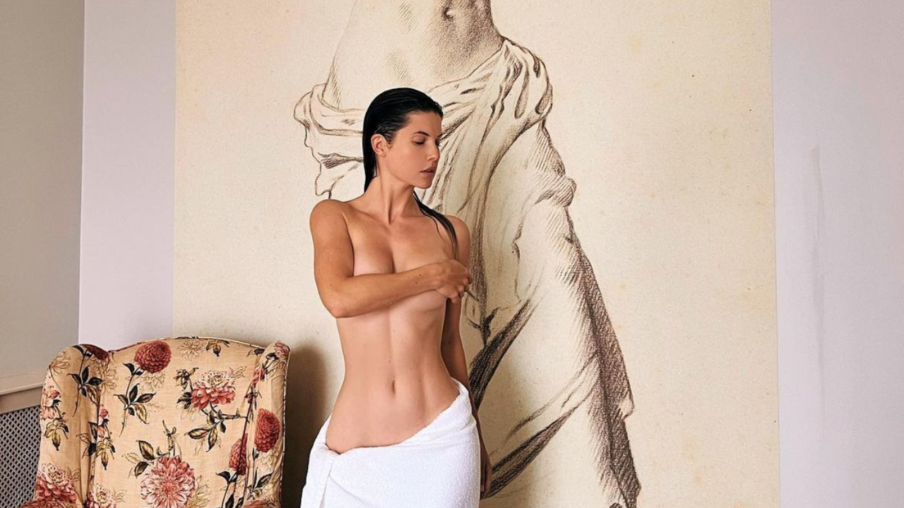 deoraj gupta add Amanda Cerny Naked photo