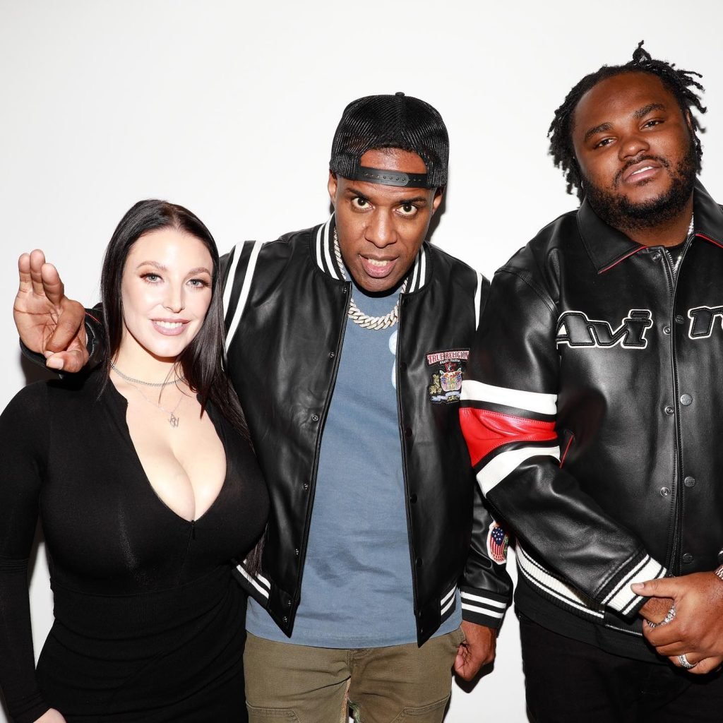 david ruesing add Angela White Height photo