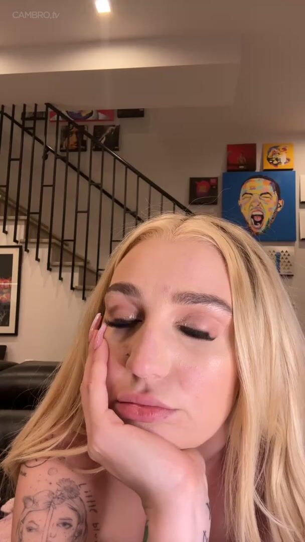 aaron forstrom add Kendra Sunderland Live photo