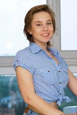 dezmond loh add Alice Klay photo
