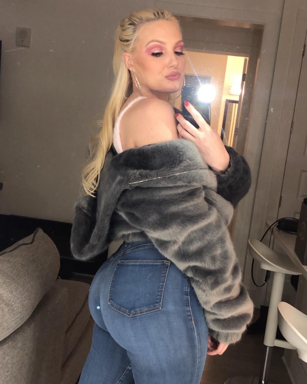angelique pienaar add Lacey Jayne Rickys Room photo