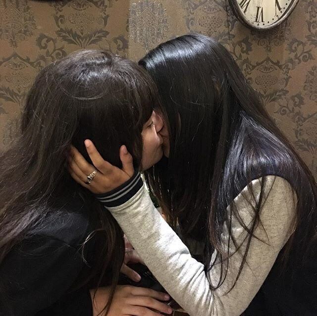 allsca loversz add Lesbian Kiss Asian photo