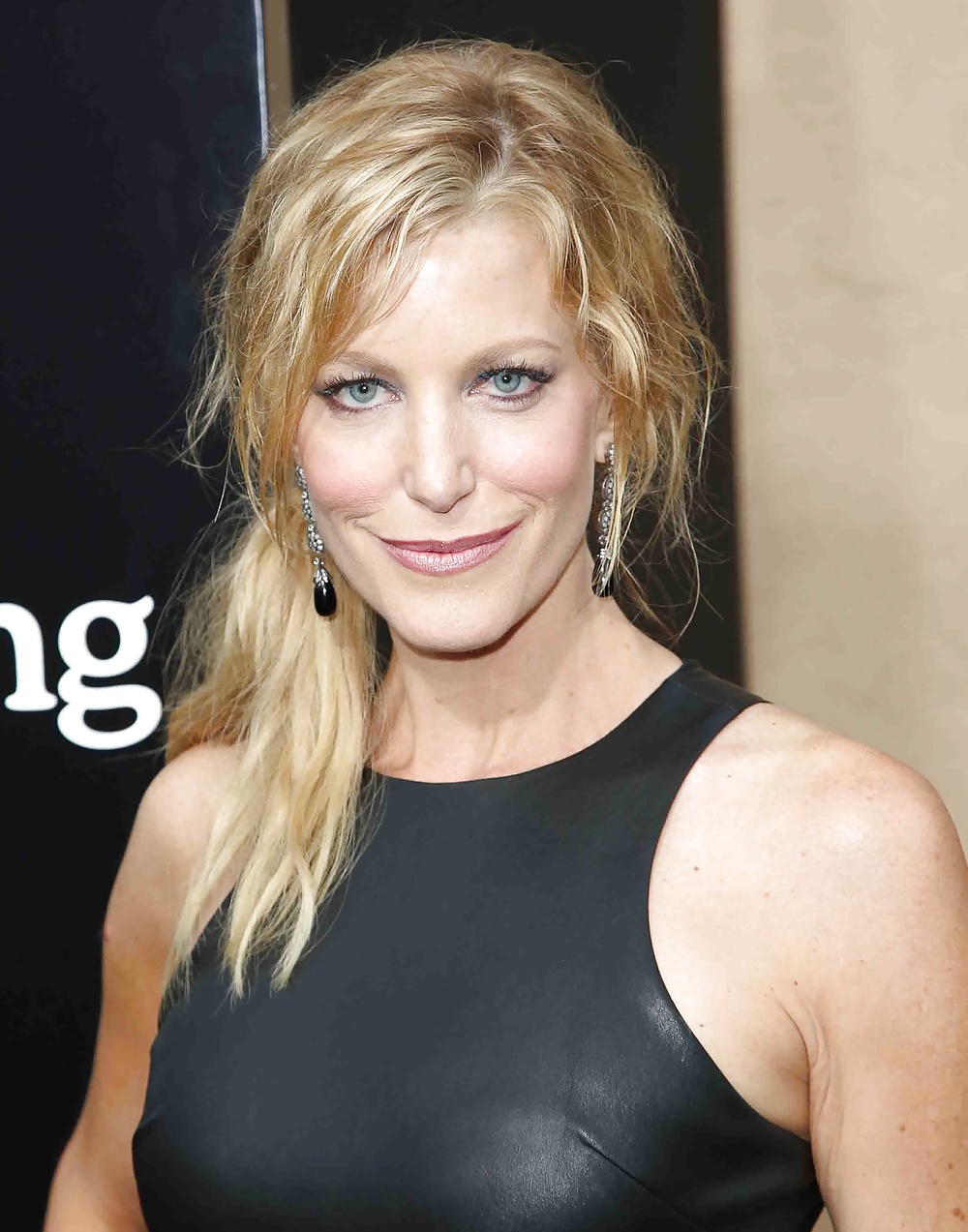 asli guzel add Anna Gunn Nude photo