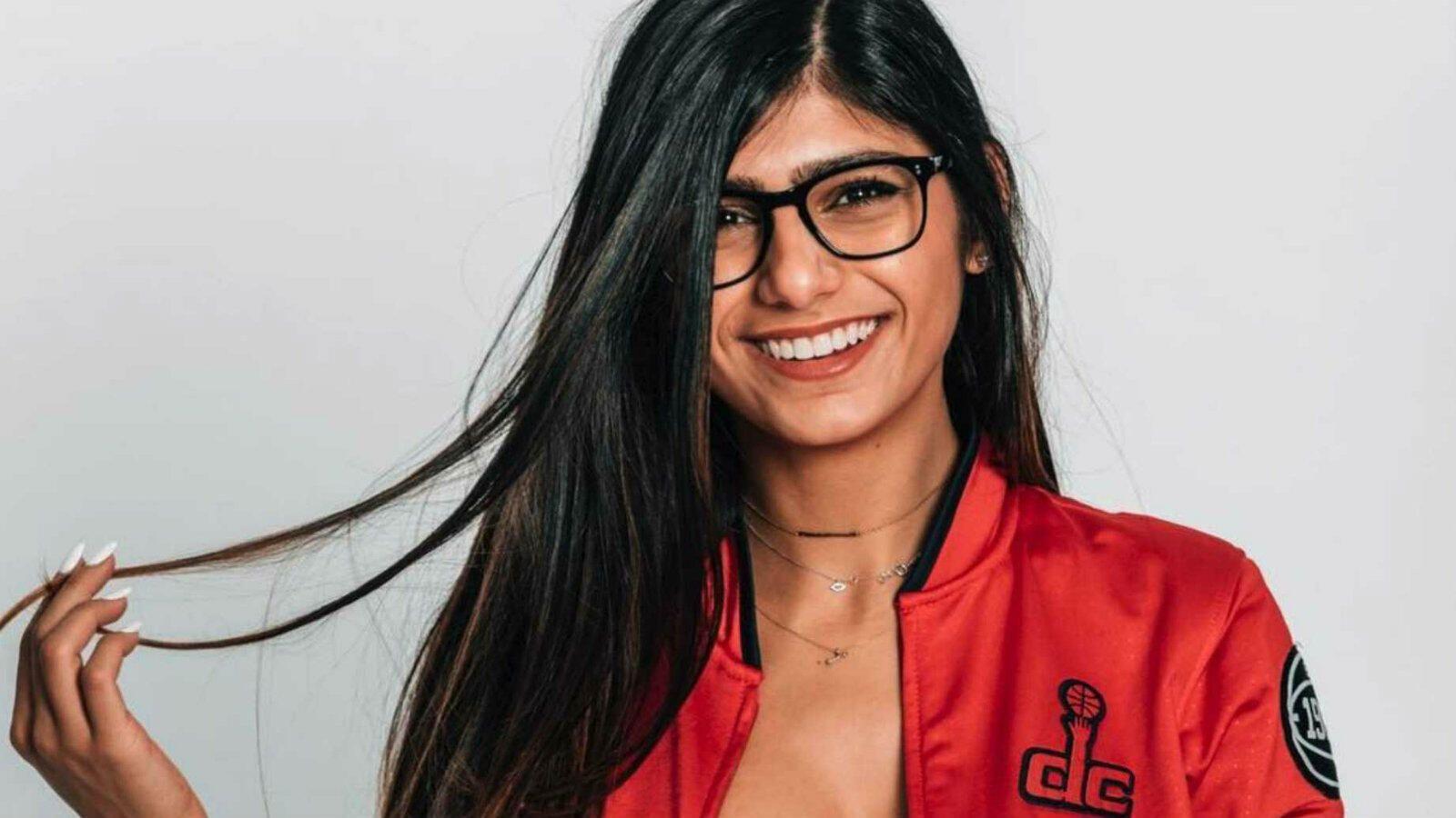 charlene jordaan add Mila Khalifa photo