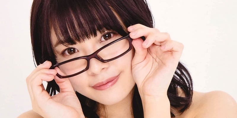charlie sharma add Nana Yagi photo