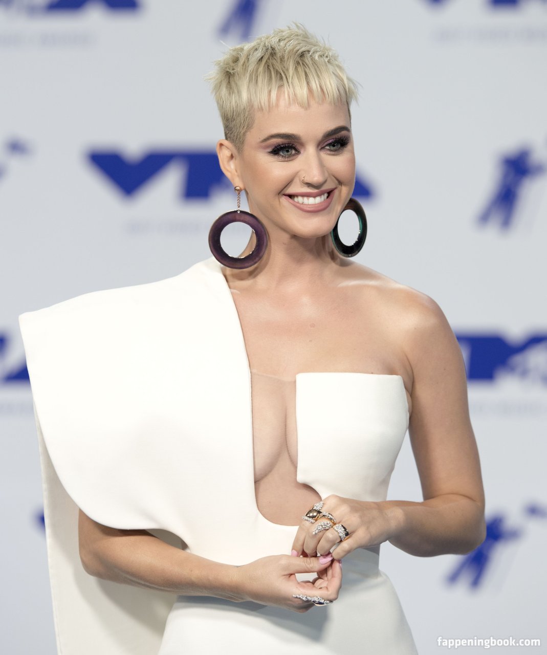 christian fix add Katy Perry Fappening photo