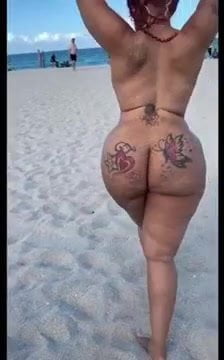 Ebony Beach Nudes 11537