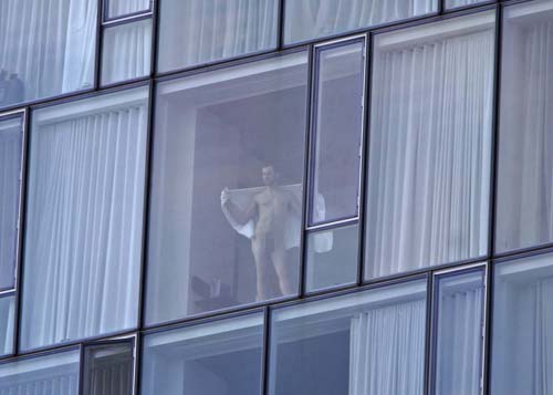 bill kysar add Hotel Voyeur photo
