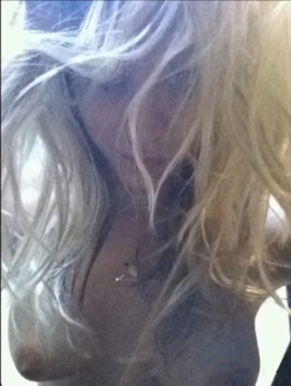 carrie bruner add Kaley Cuoco Sexscene photo