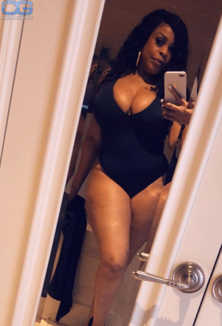 david papermaster add Niecy Nash Nude photo