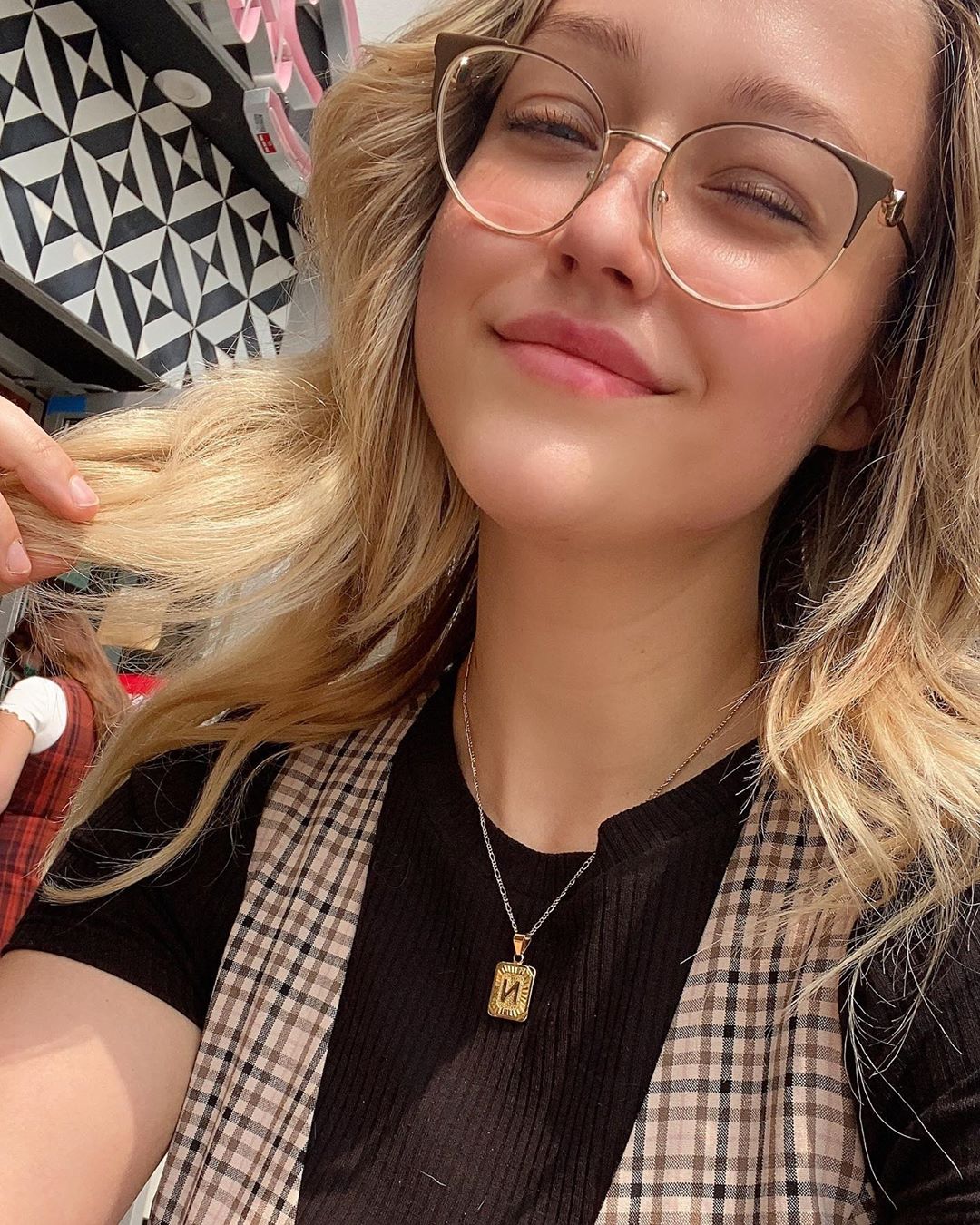 bronwyn lee add Sarbina Nichole photo