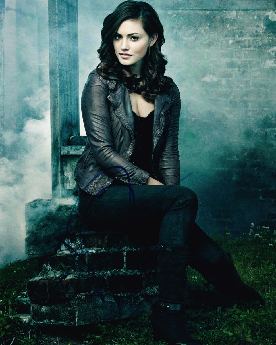 ajith kn add Phoebe Tonkin Hot photo