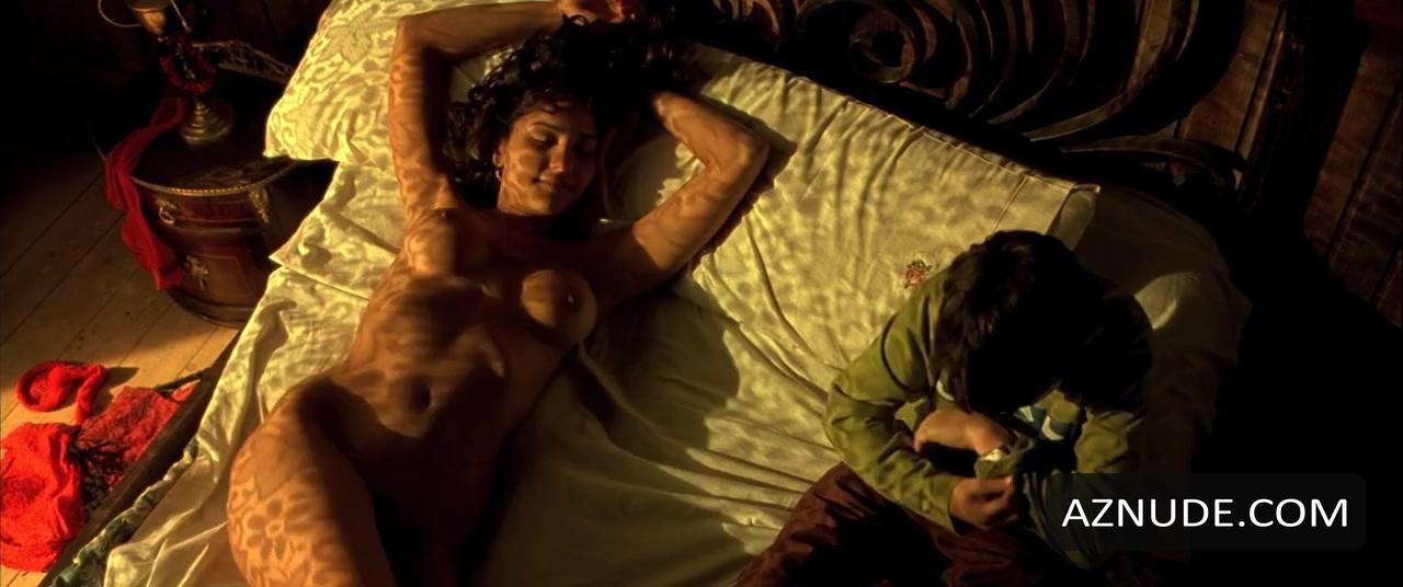 corne lombard add 800 Balas Sex Scene photo