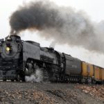 chuot beo add Running A Train Video photo