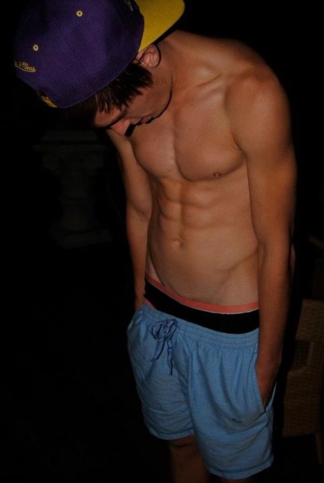 courtney newcomb add Argentina Twinks photo