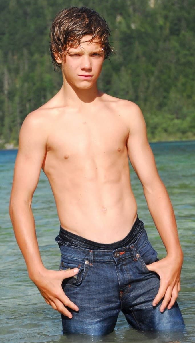 ari ella add Twink Nude photo