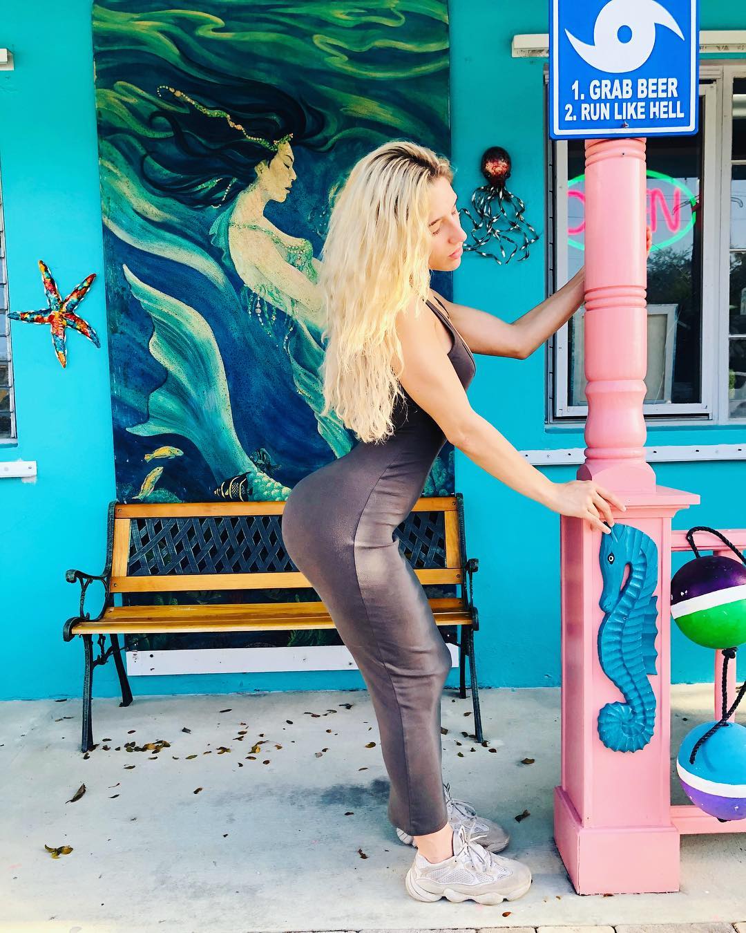 aashna jhaveri add Abella Danger Leggings photo