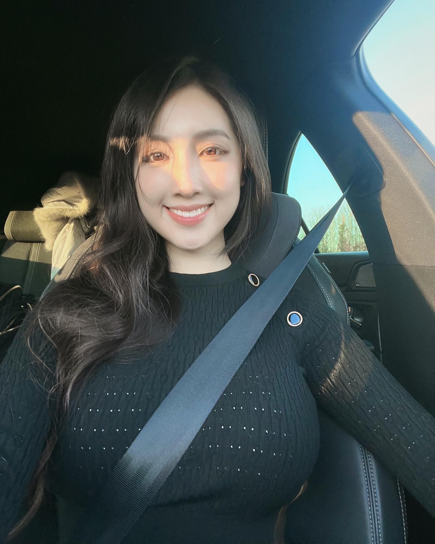 alia haris add Big Boob Strip photo