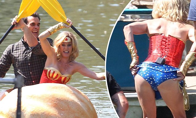 crystal lacy add Julie Bowen Swimsuit photo