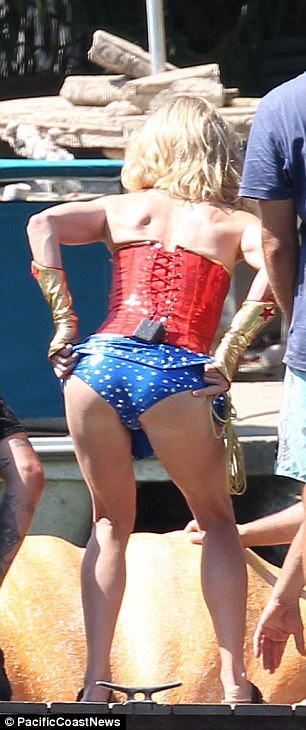 andres ruby add Julie Bowen Swimsuit photo