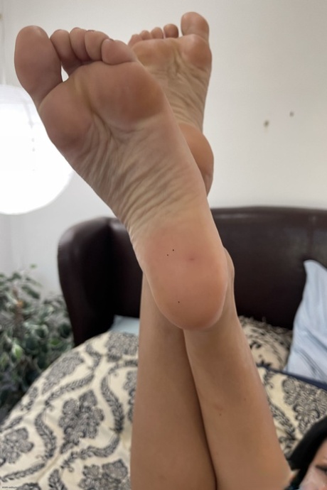 anthony manaig add Anissa Kate Feet photo