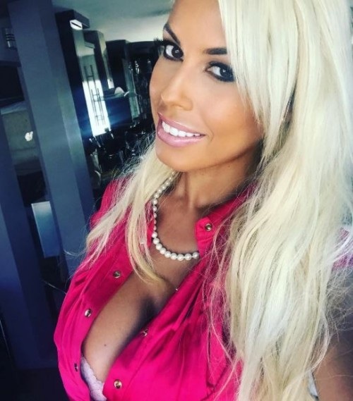 bebo mena add Bridgette B Selfie photo