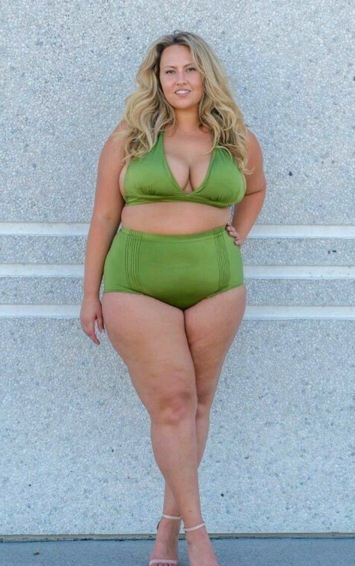 chris lowes add Curvy Sharon 42hh photo