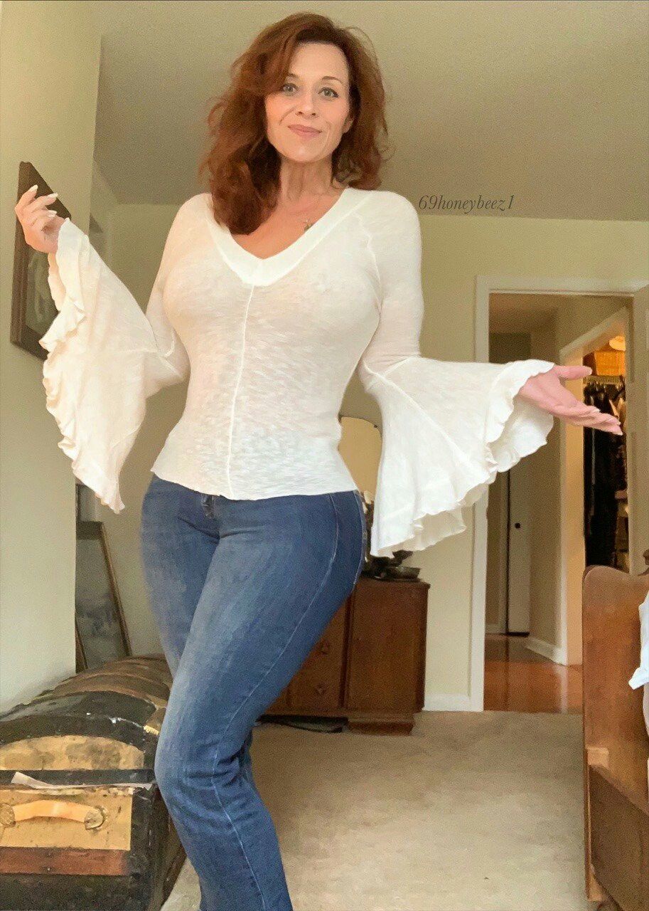 angela de freitas add 40s Milf photo
