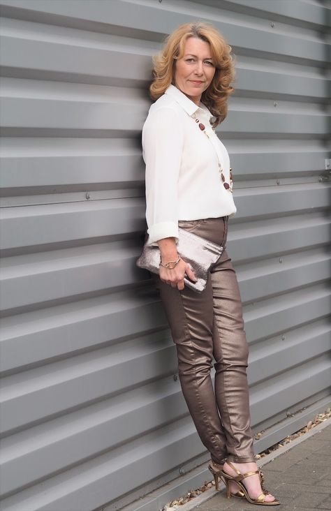 chris deschamp add 40s Milf photo