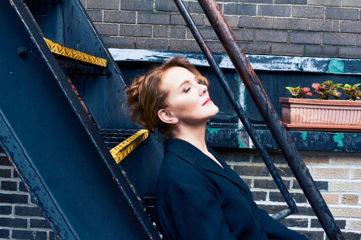 chris stinton add Elizabeth Perkins Hot photo