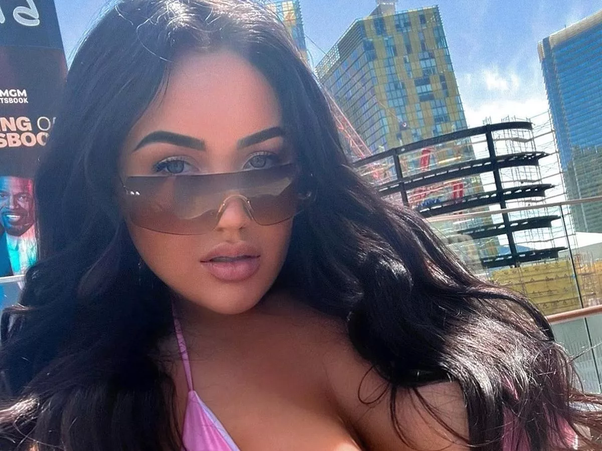angel marisol add Huge Boobs In Public photo