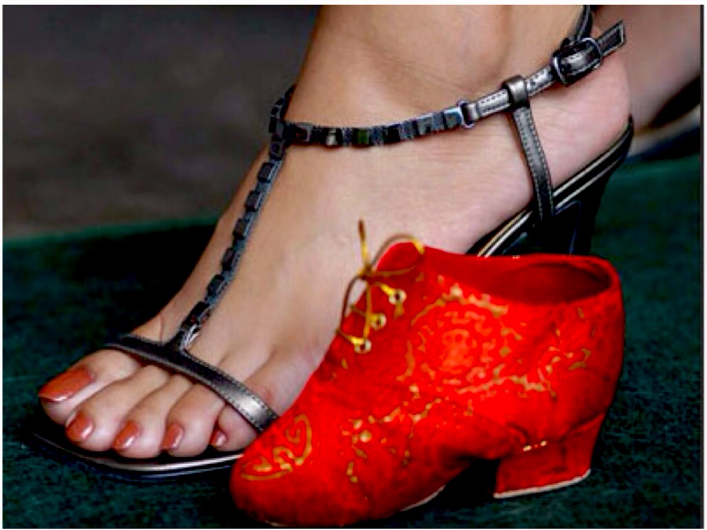 aline robillard add Chinese Foot Porn photo