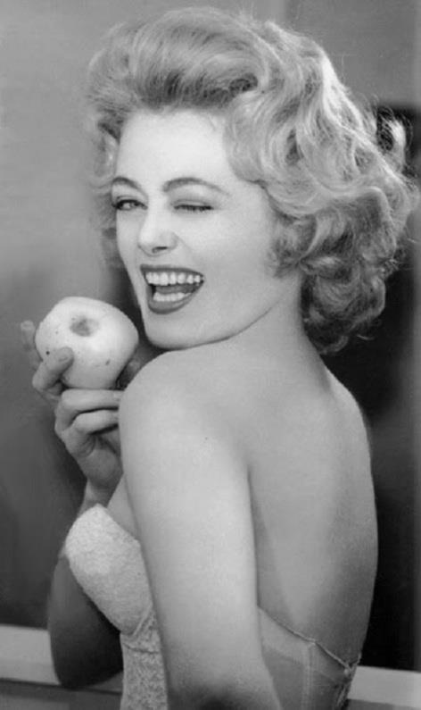 diana zahn add Rue Mcclanahan Nude photo