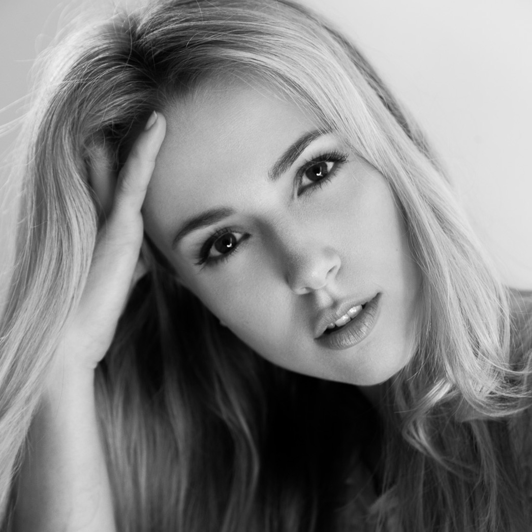 anna stewart add Alona Tal Hot photo