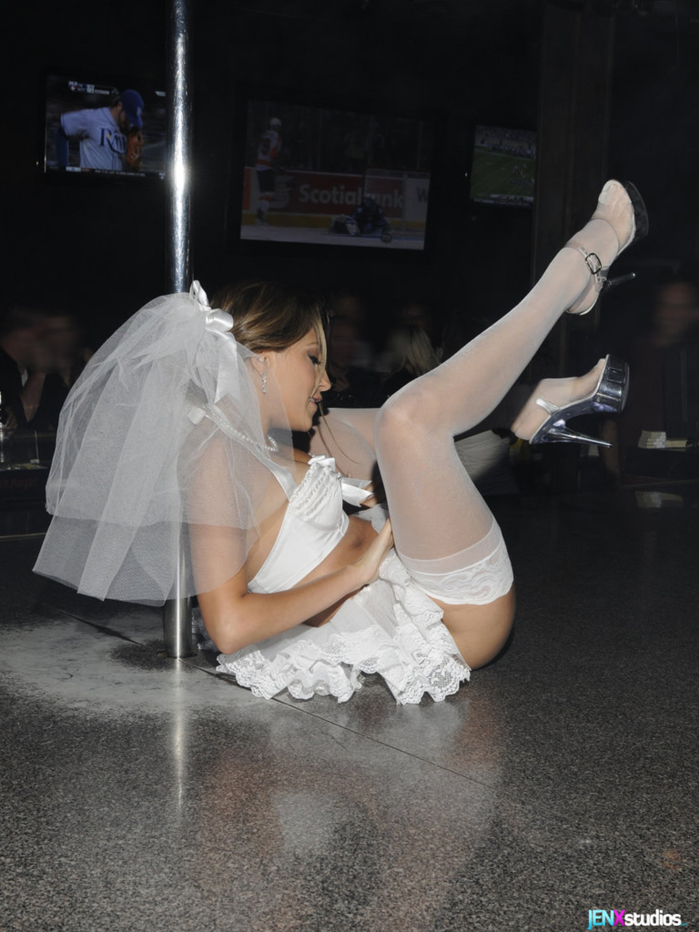 david arita add Jenna Haze Stripper photo