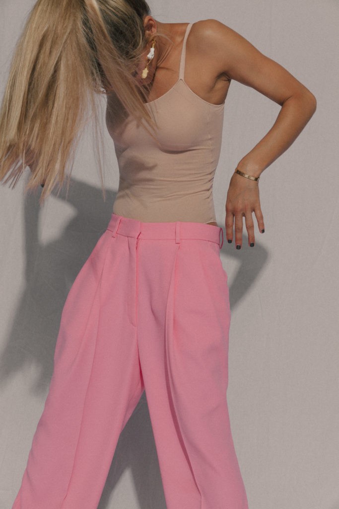 dion cleare add Non Nude Babe photo