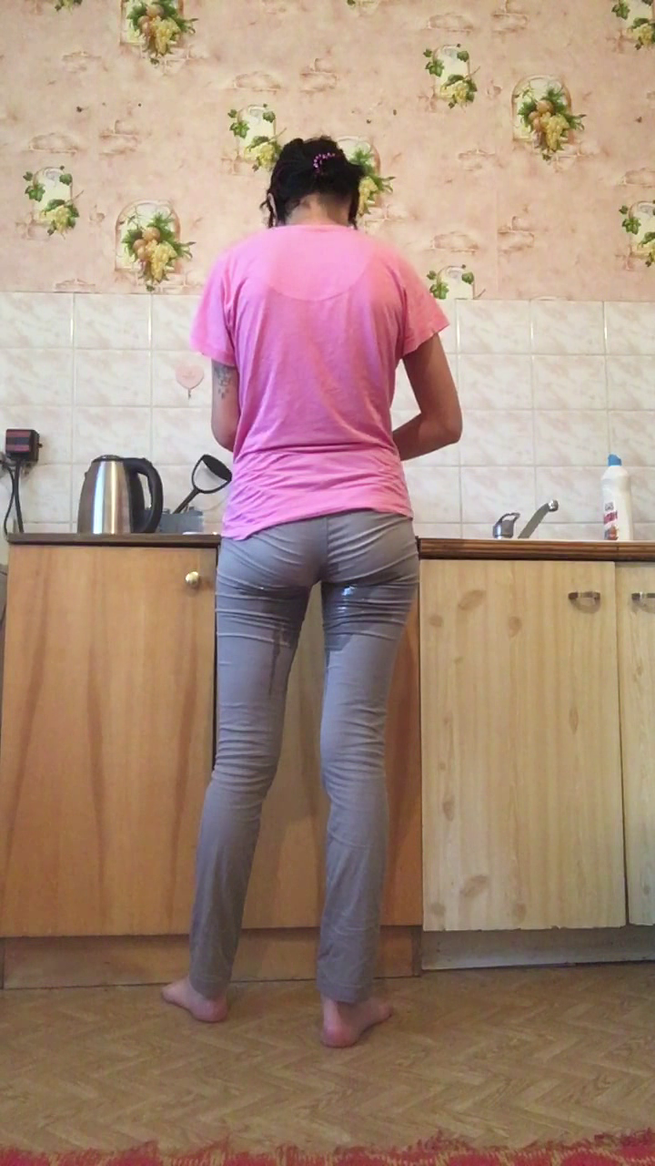 chakradhar pasupuleti add Hot Teens Peeing photo